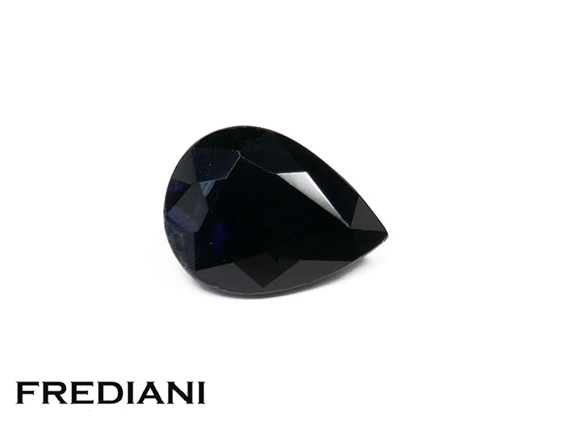 Saphir noir poire