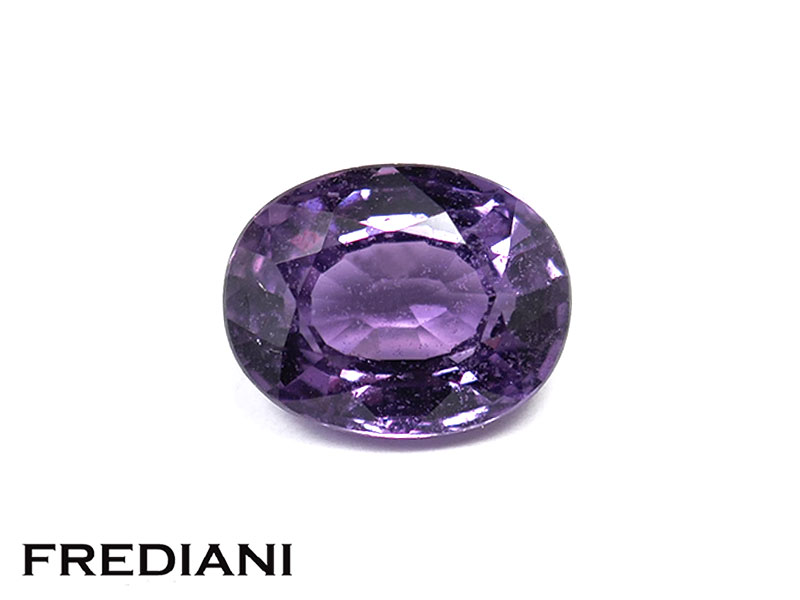 Saphir violet naturel ovale