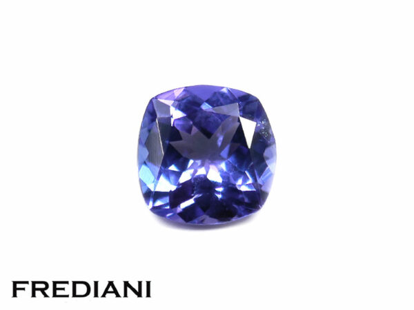 Tanzanite coussin 69x68 de 1.36 carat