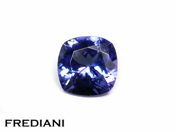 Tanzanite coussin 70x69 de 1.38 carat