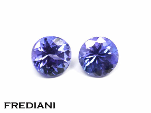 Appairage de tanzanites rondes 4 mm de 0.70 carat