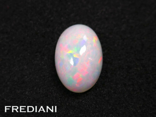 Opale naturelle ovale d'Ethiopie 116x82 de 2.96 carats