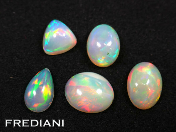 Lot de 5 opales naturelles d'Ethiopie de 5.98 carats
