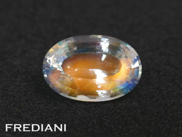 Pierre de lune arc en ciel ovale 126x85 de 4.03 carats