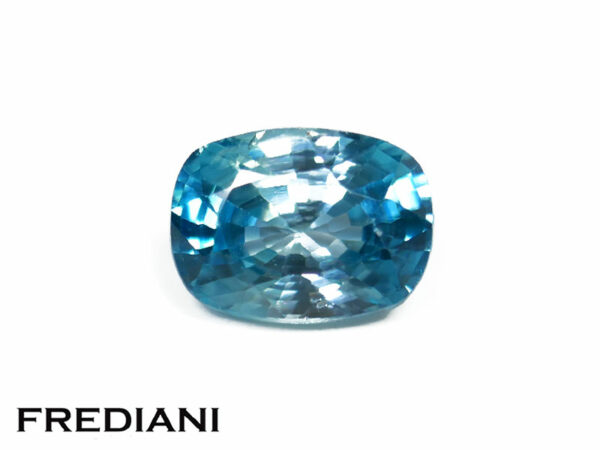 Zircon bleu coussin 80x59 de 2.20 carats