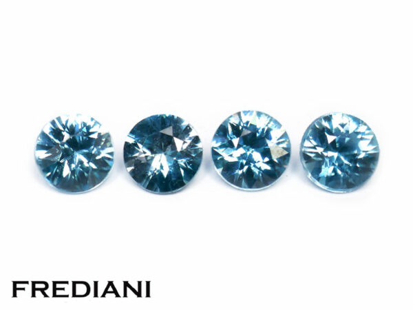 Lot de 4 zircons bleus ronds 5 mm de 2.85 carats