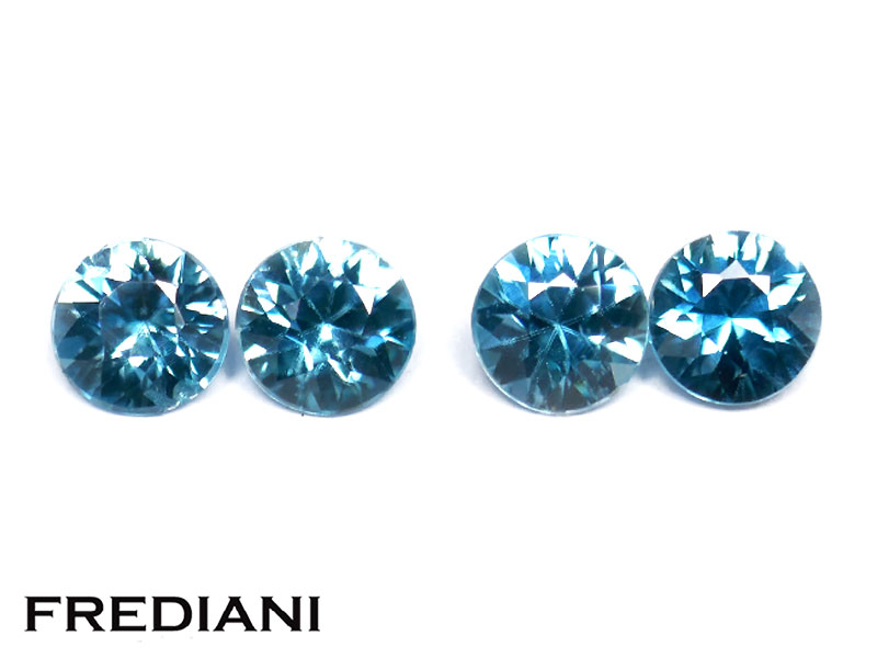 Lot de 4 zircons bleus ronds