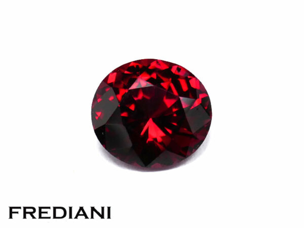 Grenat rhodolite ovale 93x85 de 3.18 carats