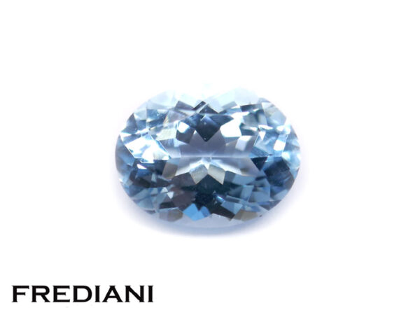 Aigue-marine ovale 87x68 de 1.75 carat