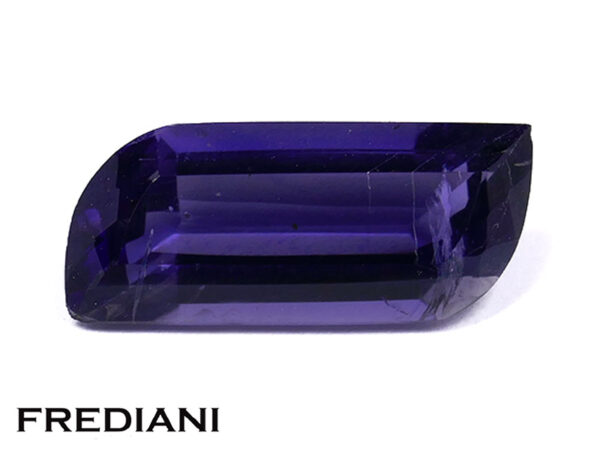 Cordiérite de forme originale 160x72 de 4.09 carats