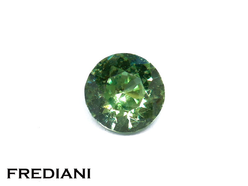 Grenat démantoïde rond