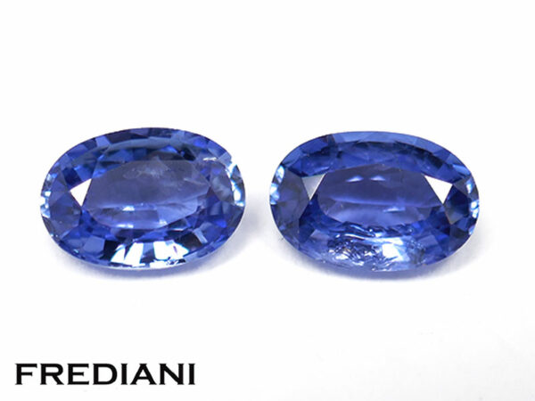 Appairage de saphirs bleus ovales 60x40 de 1.17 carat