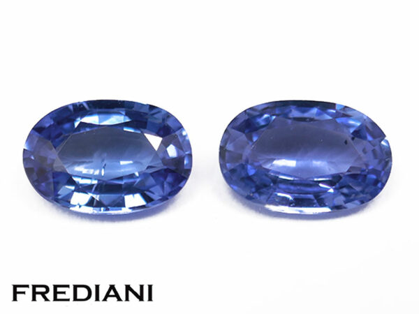 Appairage de saphirs bleus ovales 60x40 de 1.10 carat