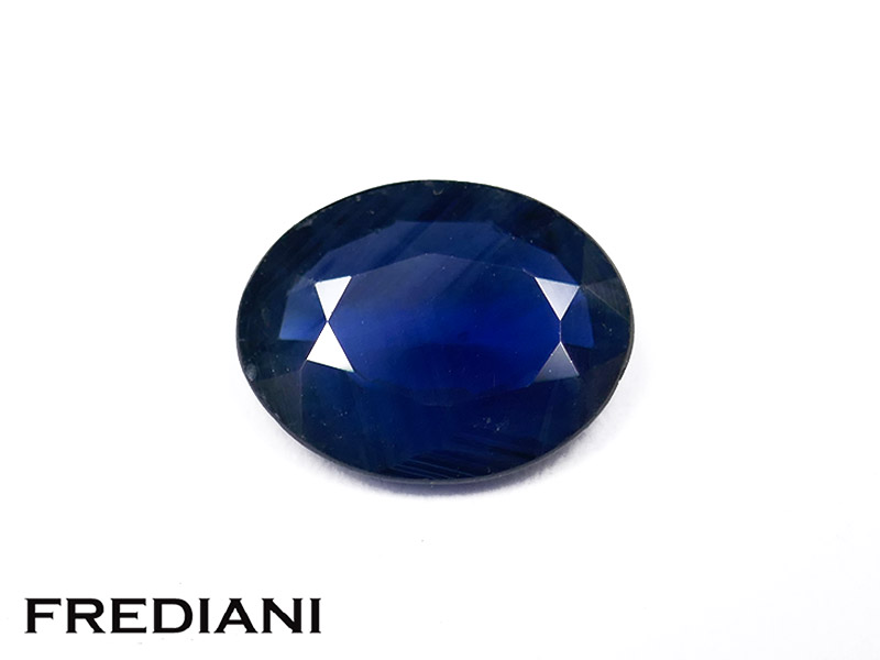 Saphir bleu ovale