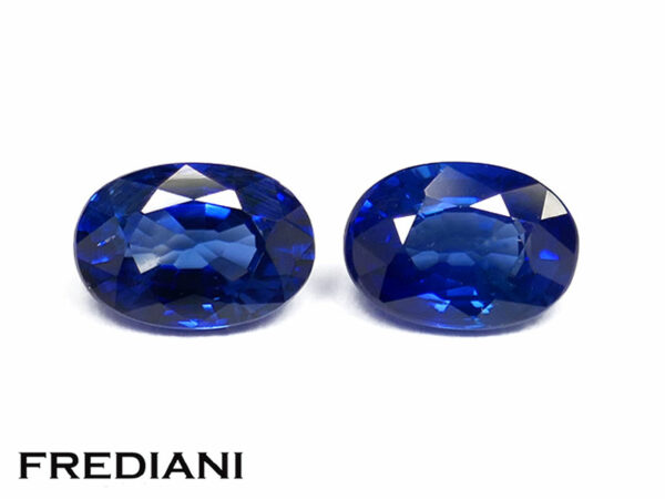 Appairage de saphirs bleus royal ovales 60x42 de 1.48 carat