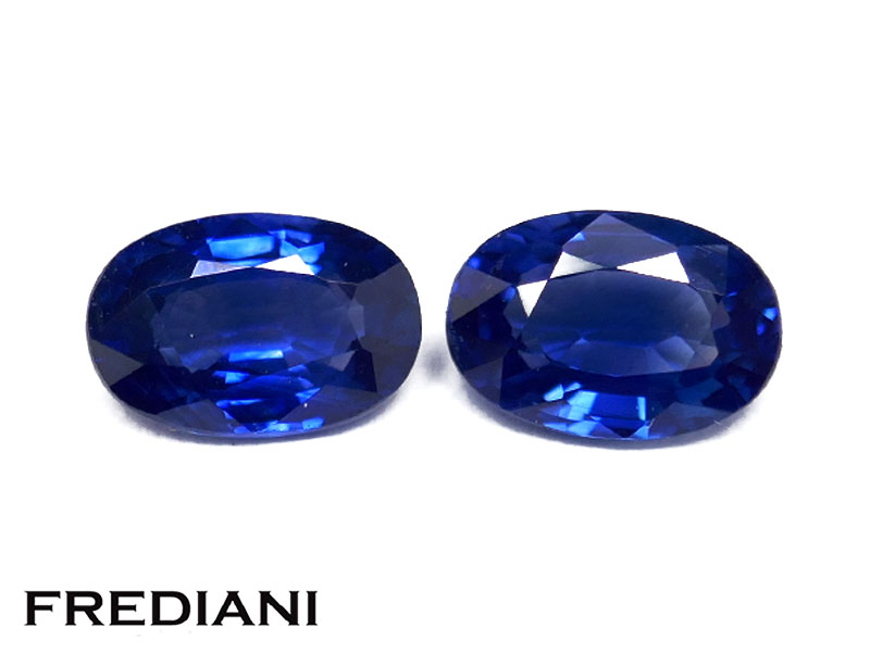 Paire de saphirs bleus ovales