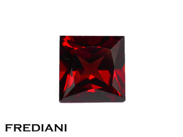 Grenat carré taille princesse 80x80 de 3.40 carats