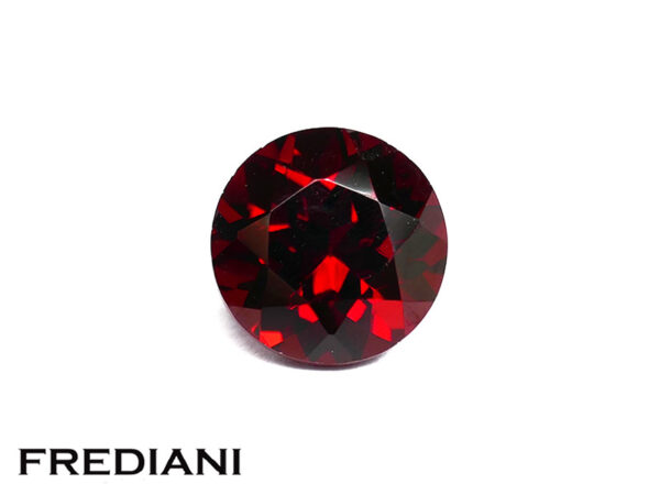 Grenat rond 8 mm de 2.70 carat