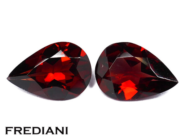 Appairage de grenats poires 98x68 de 3.55 carats