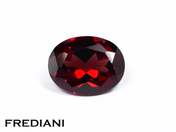 Grenat ovale 90x70 de 2.30 carats
