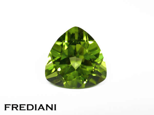 Péridot troïdia 100x100 de 3.25 carats