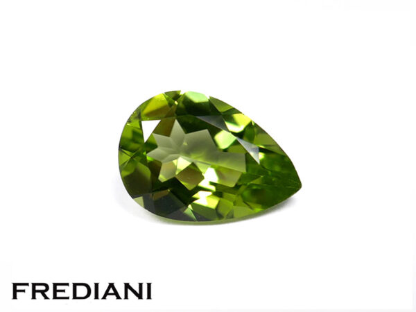 Péridot poire 90x60 de 1.50 carat