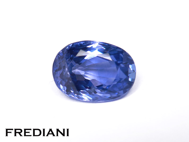 Saphir bleu ovale