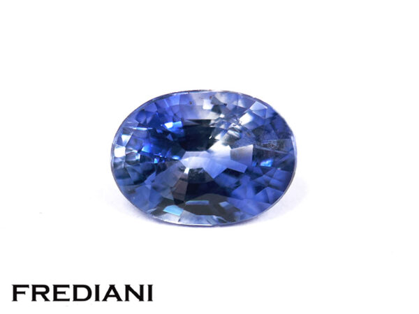 Saphir bleu ovale 82x60 de 1.61 carat