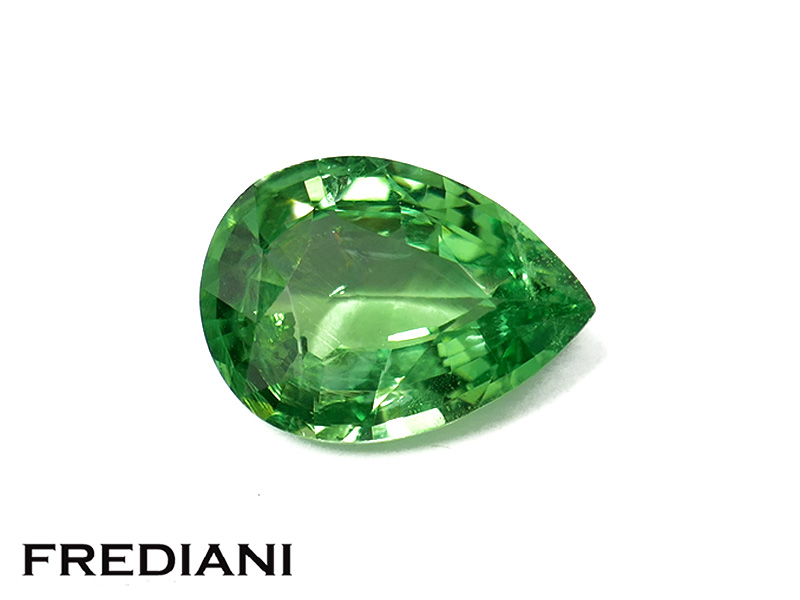 Grenat tsavorite poire