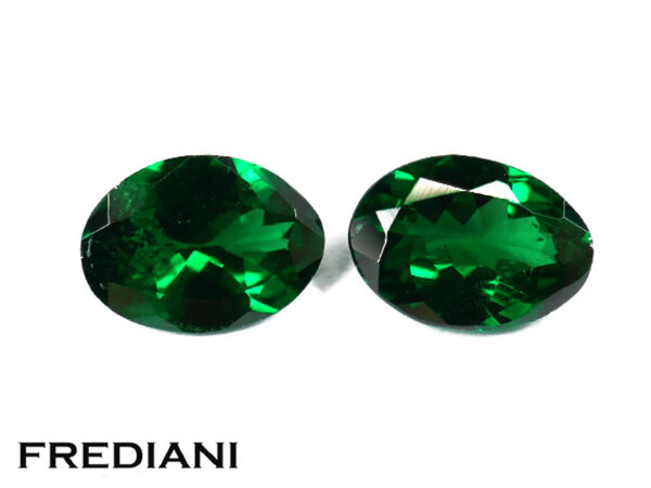 Appairage de grenats tsavorites ovales 74x53 de 1.80 carat