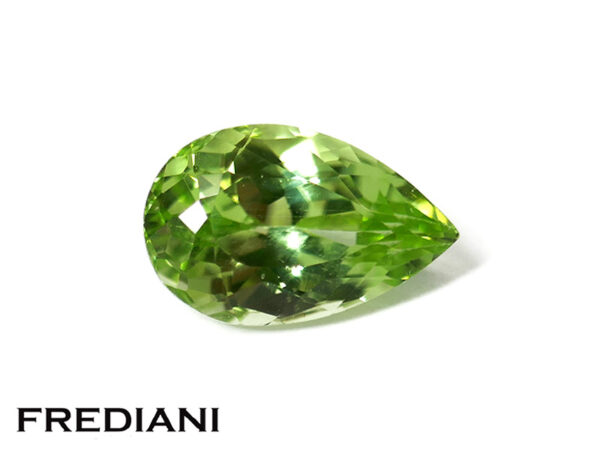 Péridot poire 112x72 de 2.82 carats du Pakistan