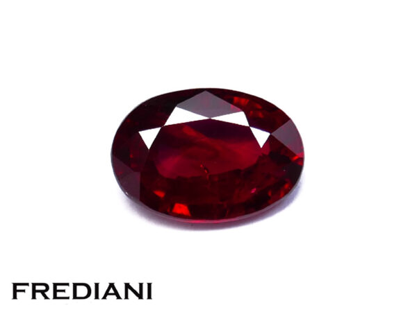 Rubis naturel ovale 84x60 de 1.43 carat