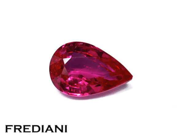 Rubis poire naturel certifié 79x52 de 1.04 carat