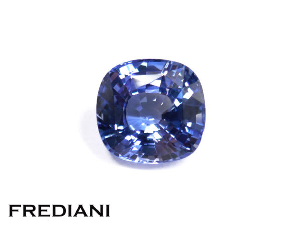 Saphir bleu coussin 79x75 de 2.43 carats