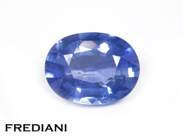 Saphir bleu ovale 122x93 de 5.44 carats