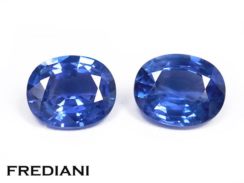 Paire de saphirs bleus ovales