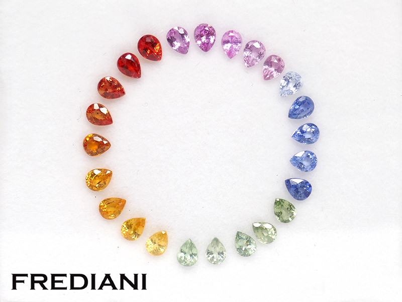 Lot de 24 saphirs de couleur poires