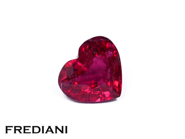 Tourmaline rubellite coeur 77x69 de 1.27 carat