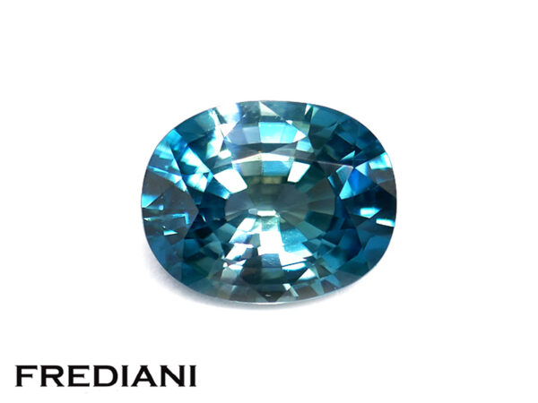 Zircon bleu ovale 115x91 de 5.48 carats