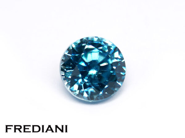 Zircon bleu rond 7.8 mm de 3.49 carats