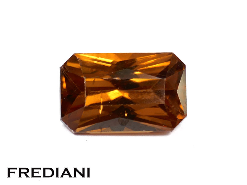 Zircon brun orangé rectangulaire