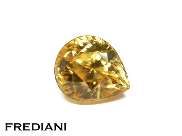 Zircon jaune poire 90x77 de 4.00 carats