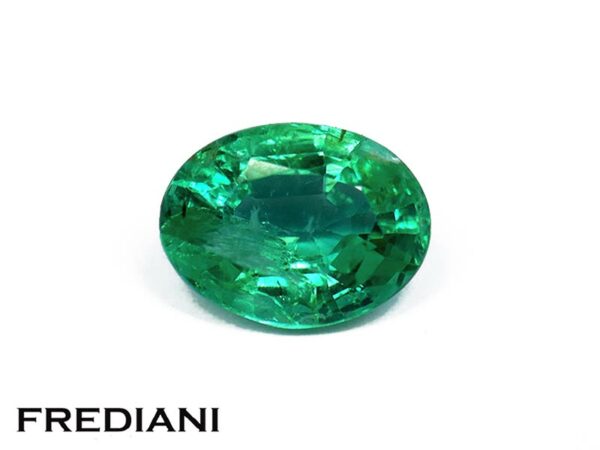 Emeraude ovale 87x67 de 1.51 carat