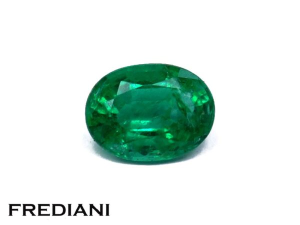 Emeraude ovale 81x61 de 1.27 carat