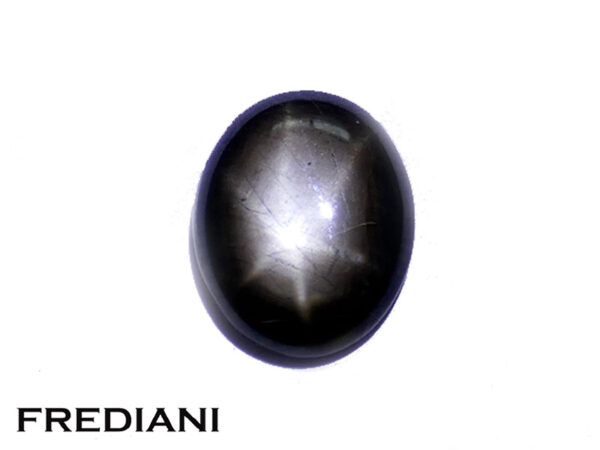 Saphir noir étoilé 125x100 de 4.89 carats