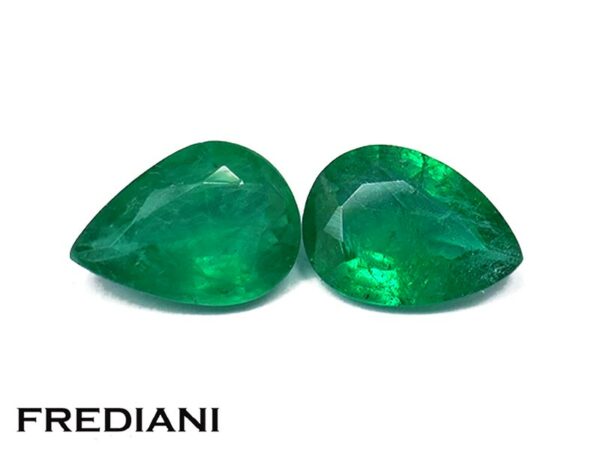 Appairage d'émeraudes poires 70x50 de 1.15 carat