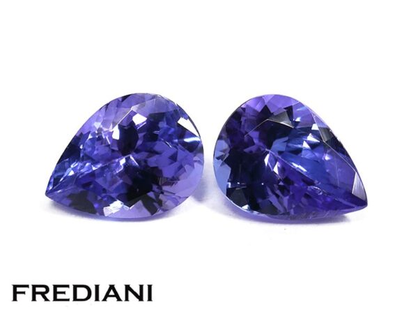 Paire de tanzanites poires 80x60 de 2.55 carats