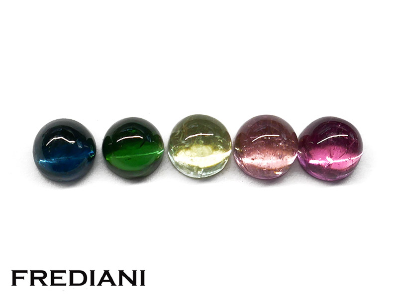 Lot de 5 tourmalines cabochons rondes