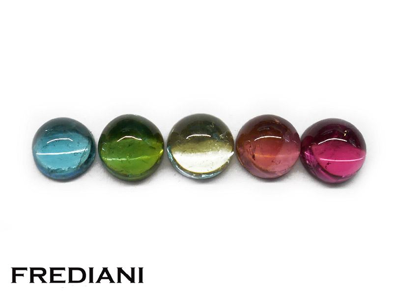 Lot de 5 tourmalines cabochons rondes