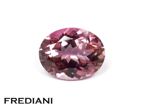 Tourmaline rose ovale 104x82 de 3.01 carats